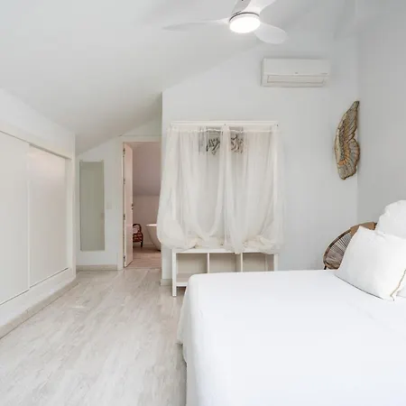 Holiday home Malagasuite Plumaria House